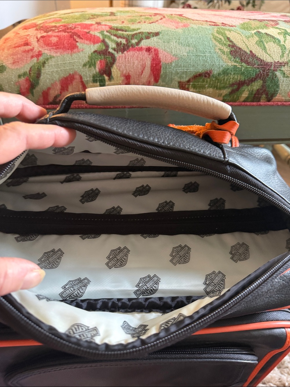 Harley-Davidson Black and Orange Leather backpack - Picture 4 of 5